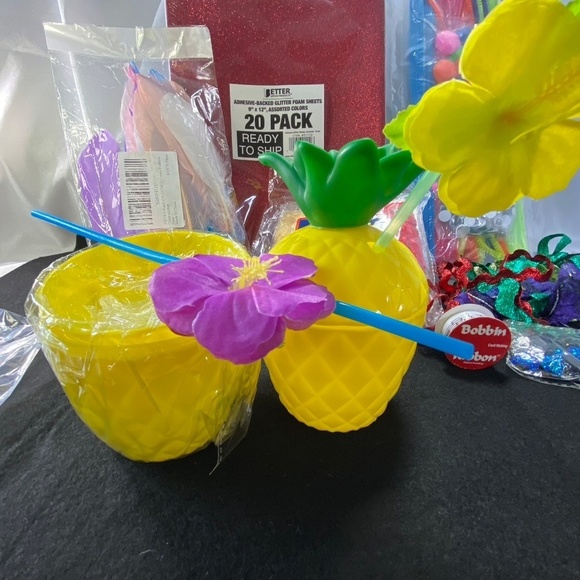 Awesome Large craft bundle, mostly new sealed bags to create various projects - Picture 12 of 15